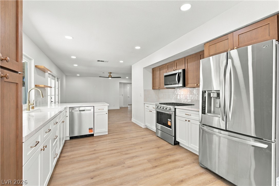 Photo 6 of 31, 537 Trimley Court