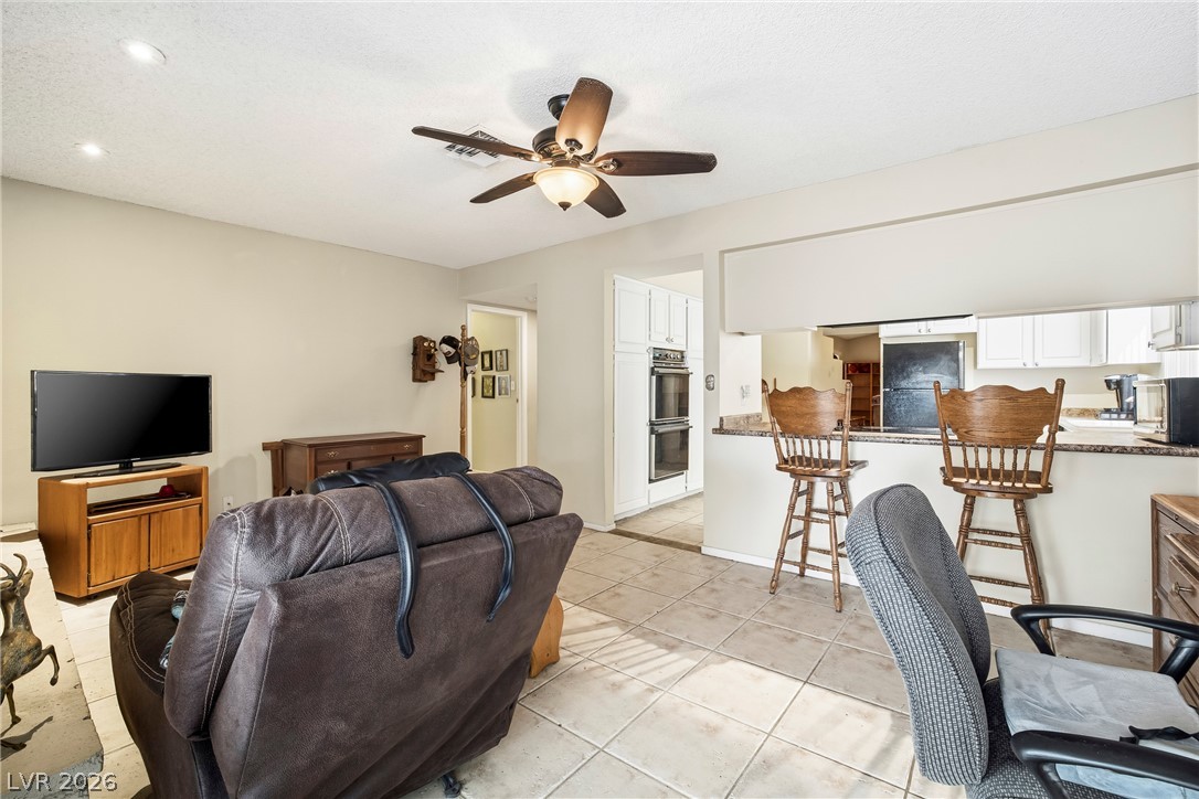 Photo 10 of 34, 4677 La Fonda Drive