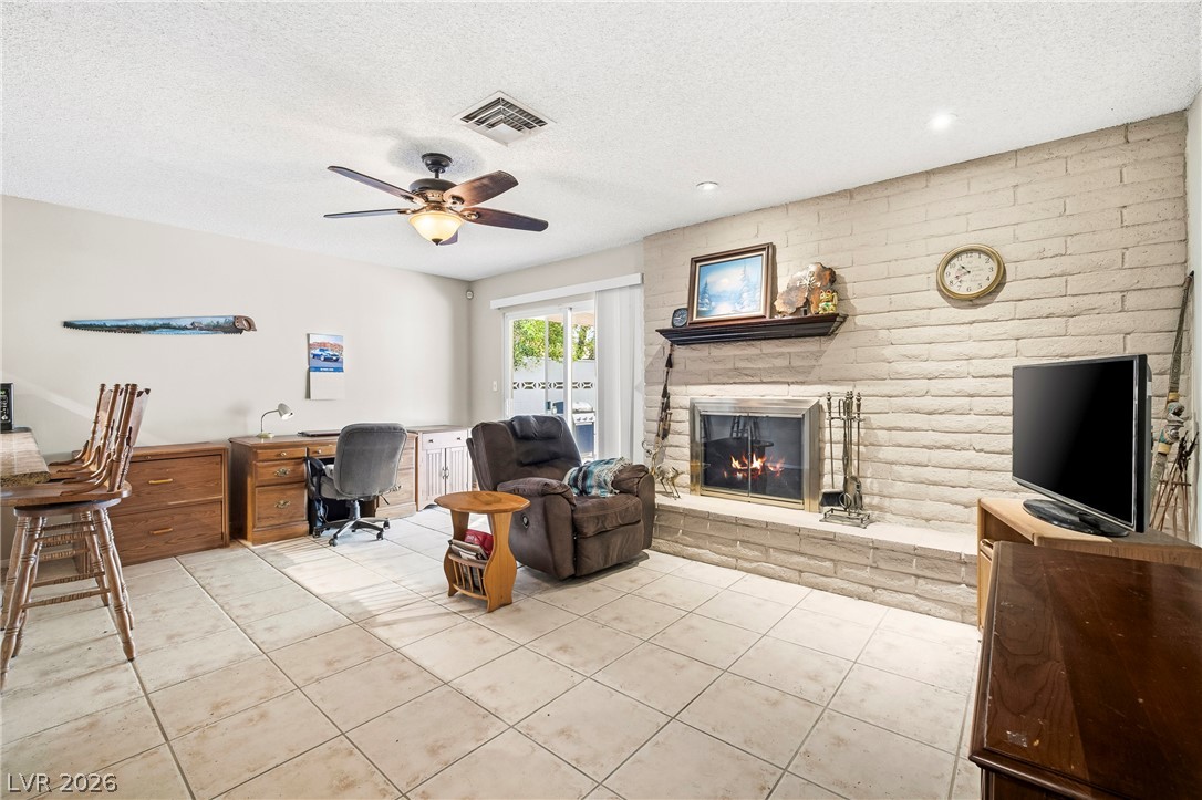 Photo 13 of 34, 4677 La Fonda Drive