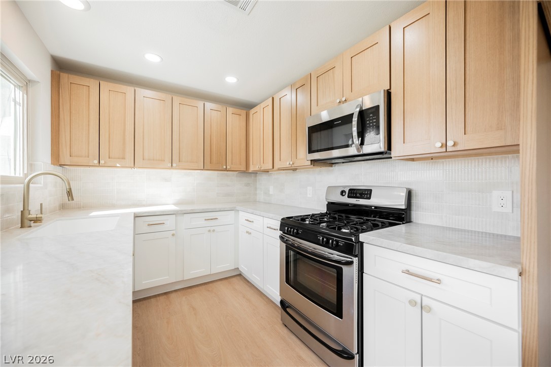 Photo 8 of 16, 5789 Allegro Avenue
