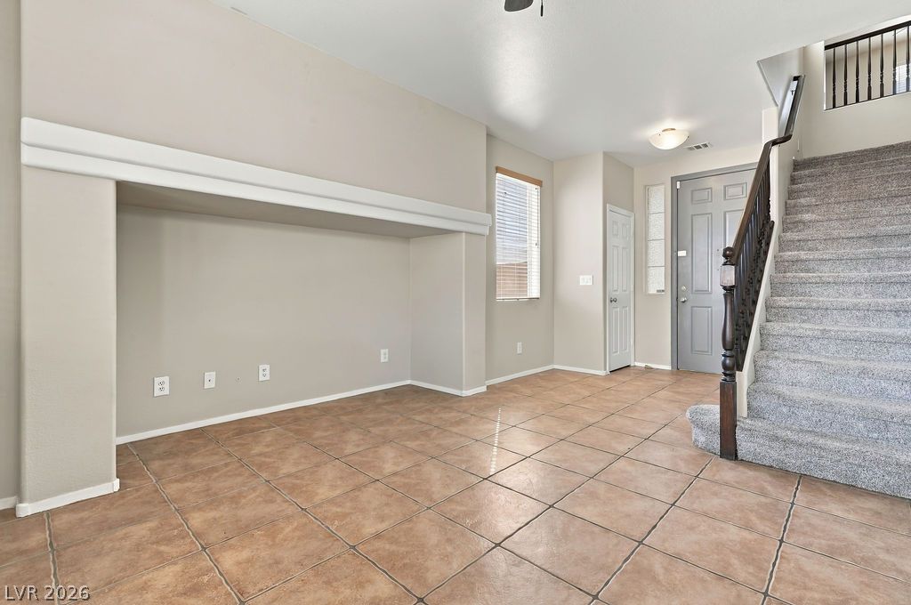 Photo 4 of 9452 Green Vineyard Avenue