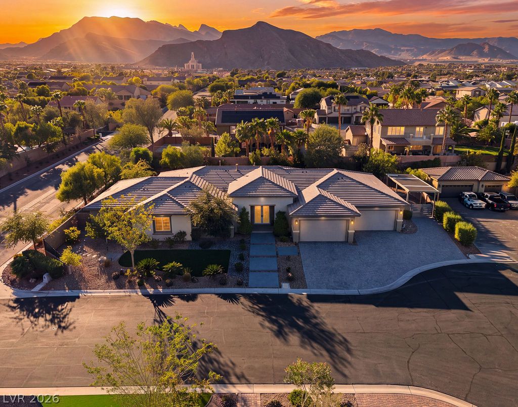 8940 Hickam Avenue, Las Vegas