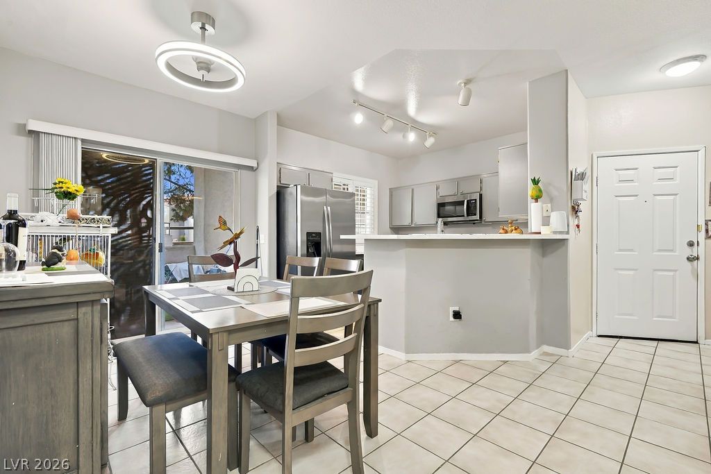 Photo 7 of 35, 1881 W Alexander Road #1108