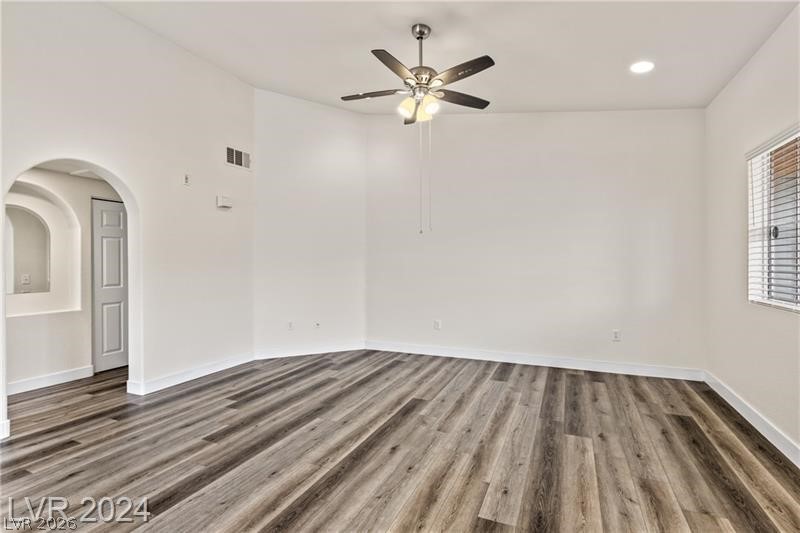 Photo 9 of 22, 352 Amber Pine Street #201