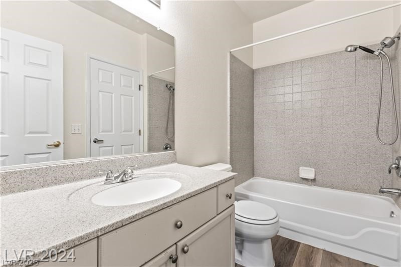 Photo 15 of 22, 352 Amber Pine Street #201