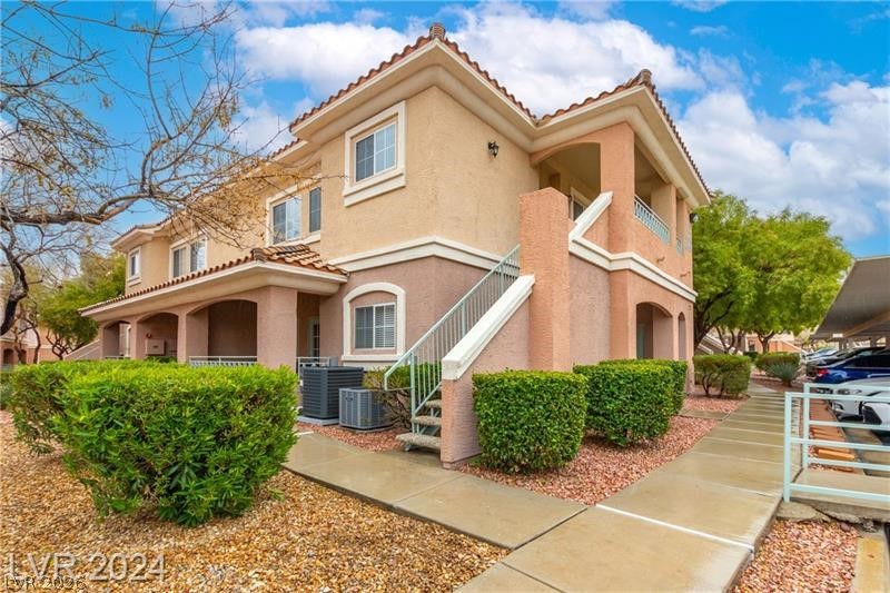 352 Amber Pine Street #201, Las Vegas