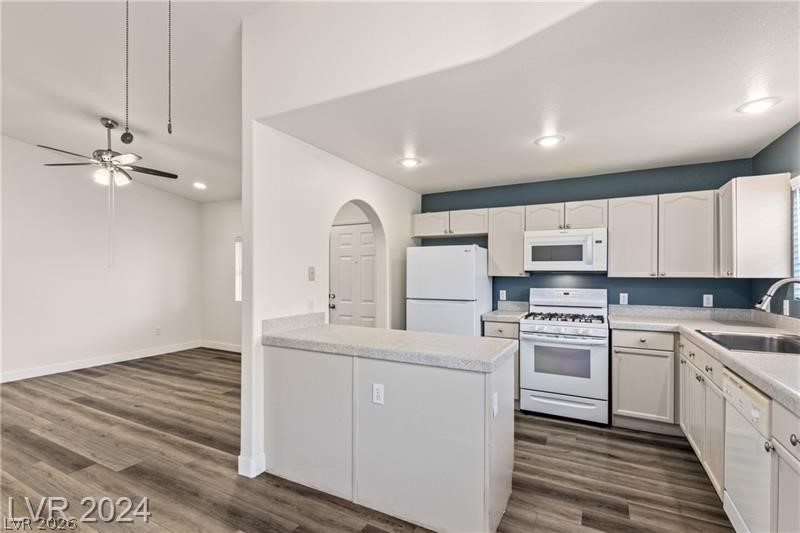 Photo 6 of 22, 352 Amber Pine Street #201