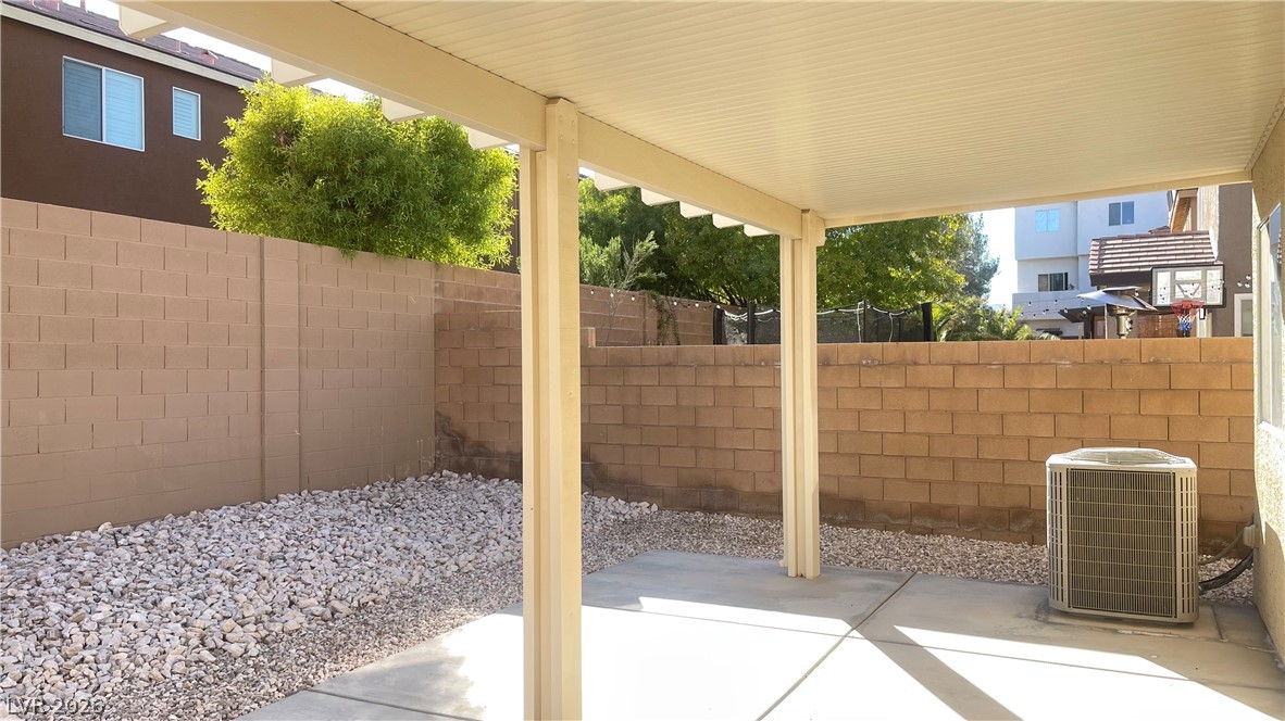 Photo 4 of 9275 Weeping Hollow Avenue