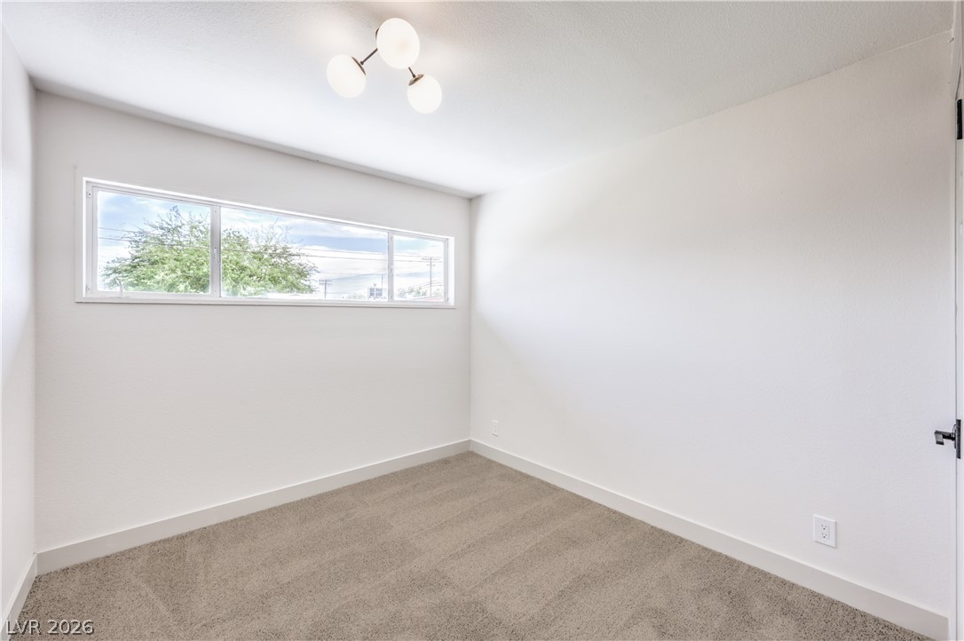Photo 13 of 13, 906 Baker Avenue