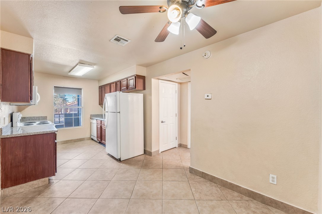 Photo 11 of 33, 2606 S Durango Drive #223