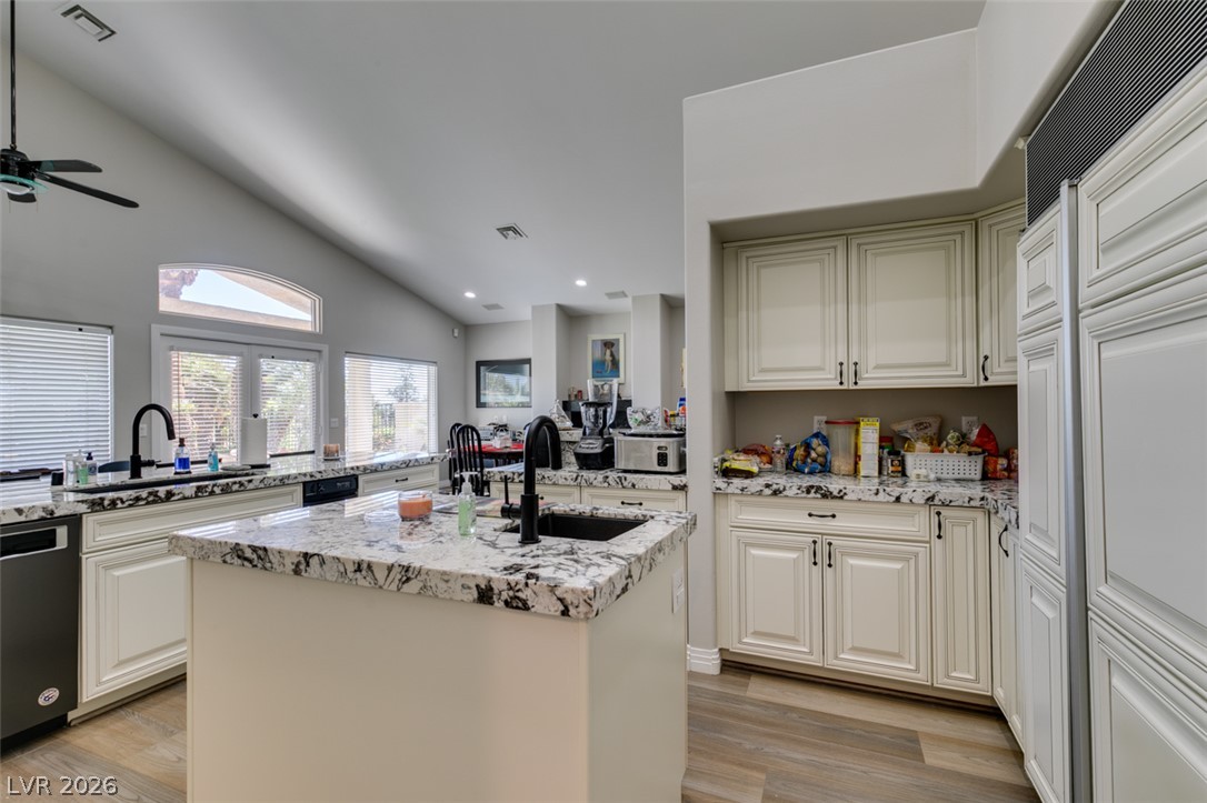 Photo 5 of 2016 Bay Hill Drive