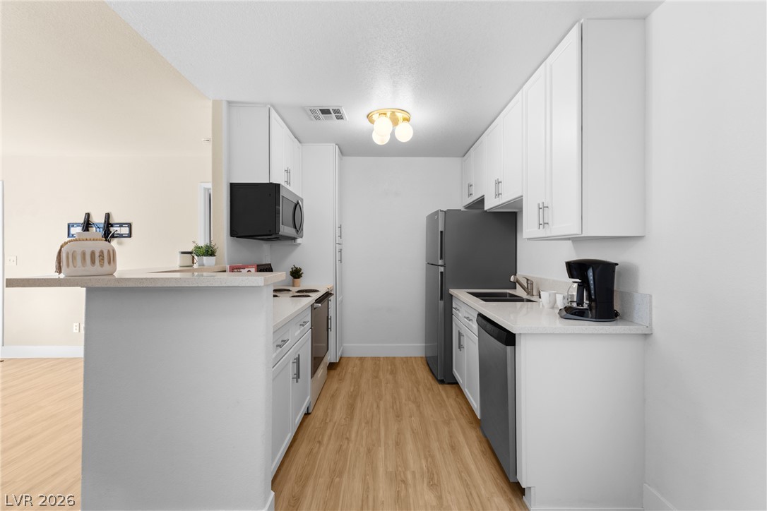 Photo 11 of 42, 5251 Lindell Road #101