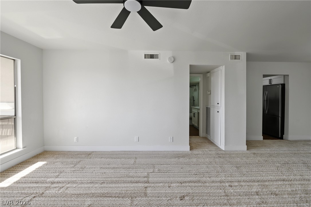 Photo 14 of 20, 668 Oakmont Avenue #1706