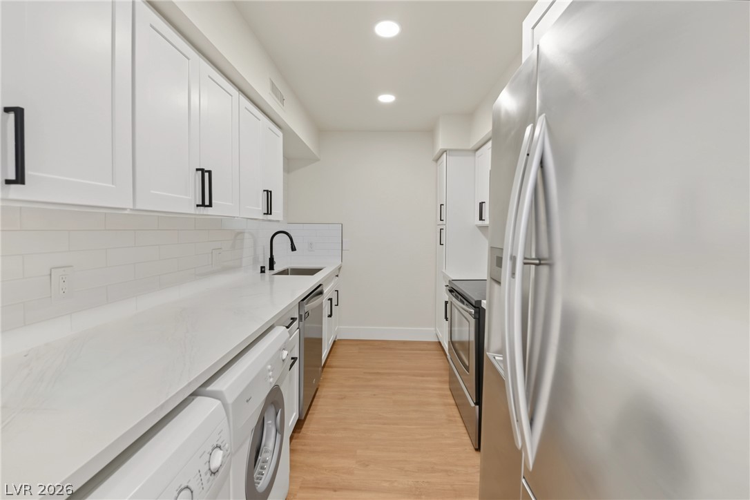 Photo 4 of 668 Oakmont Avenue #1706