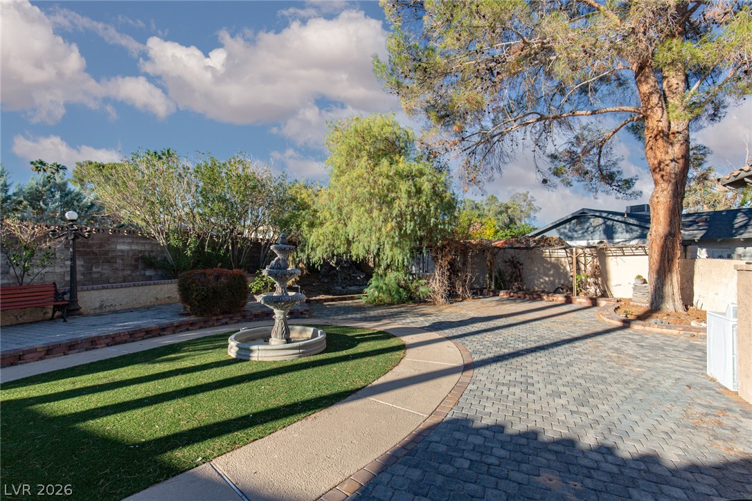 Photo 26 of 31, 3158 La Luna Circle