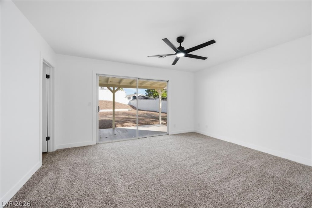 Photo 18 of 26, 890 El Camino Way