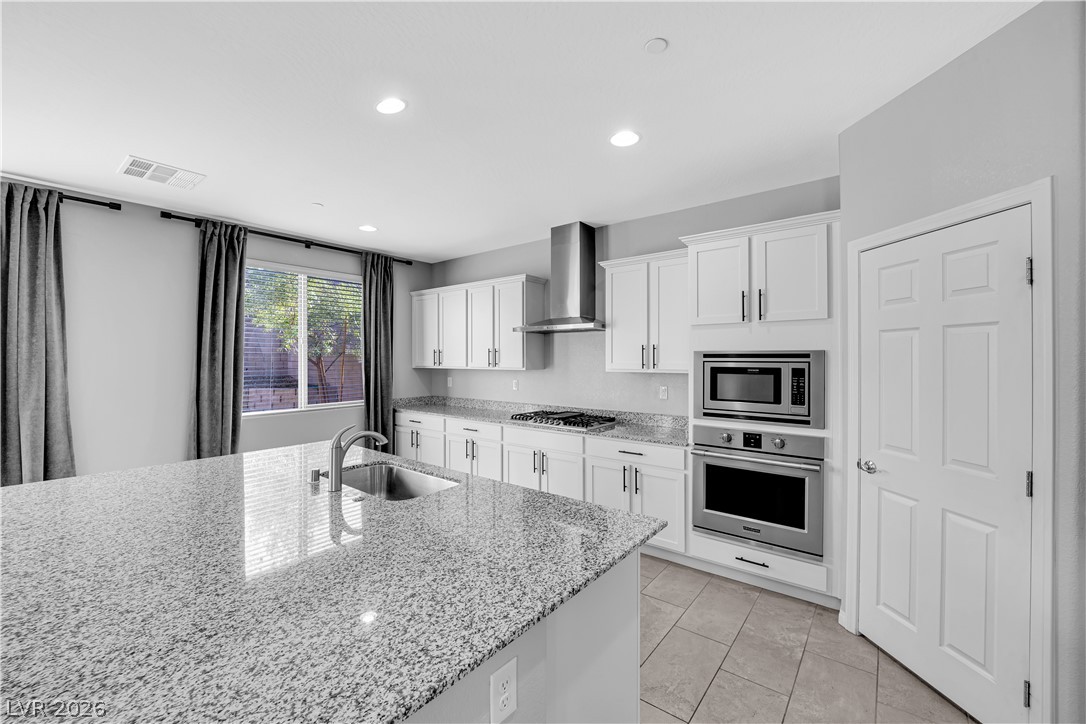 Photo 10 of 24, 908 Brayfield Court