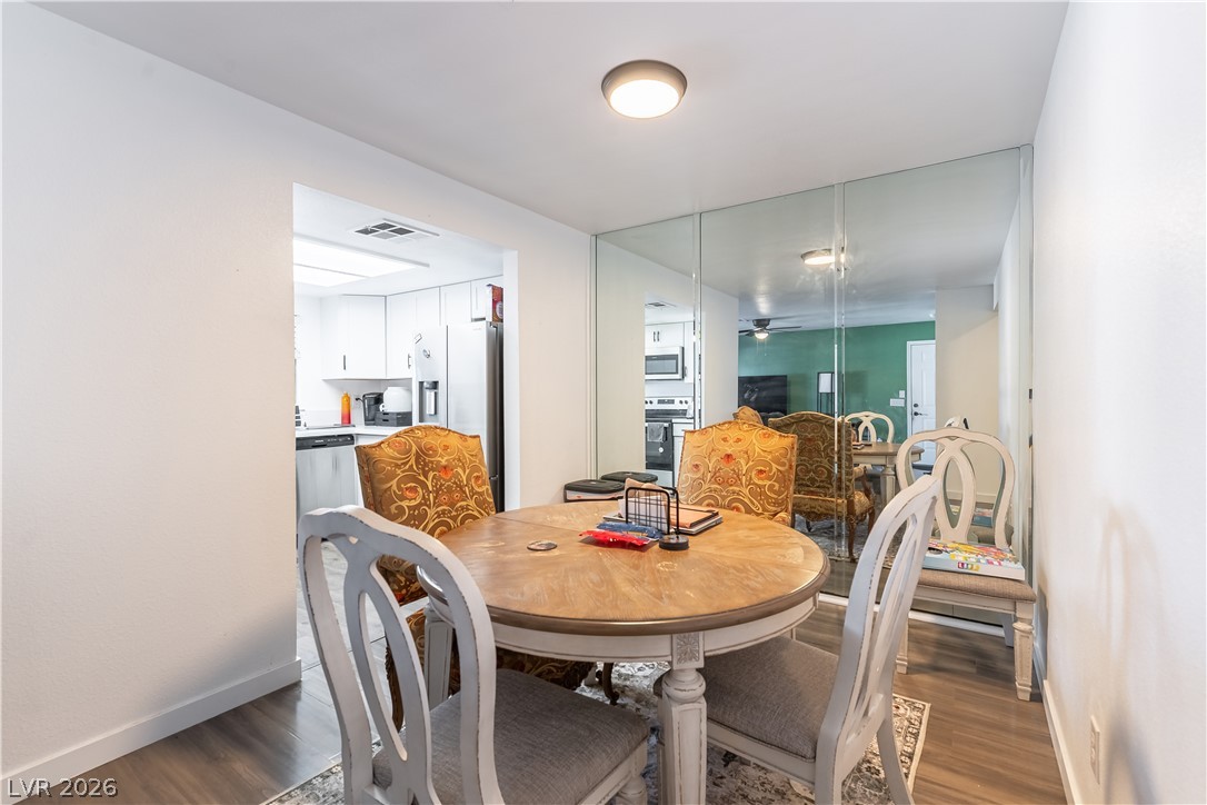 Photo 6 of 25, 101 Luna Way #224