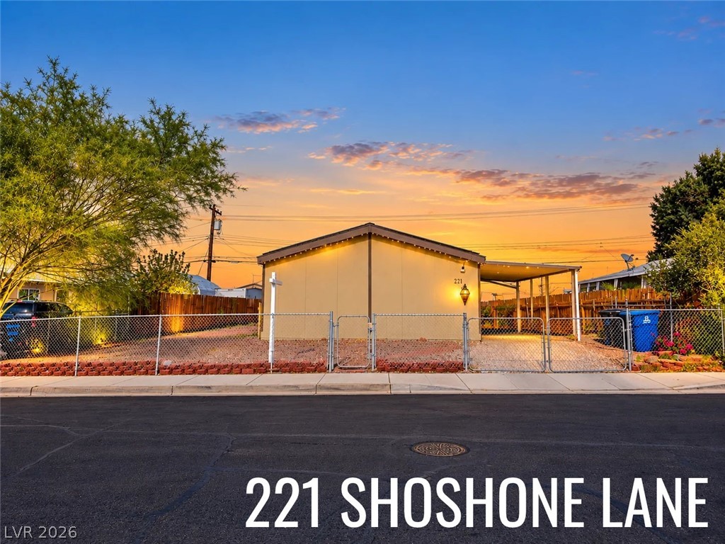 221 Shoshone Lane, Henderson