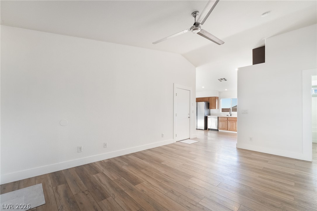 Photo 6 of 27, 9360 Borough Park Street