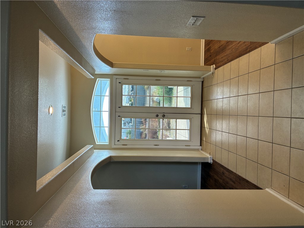 Photo 3 of 2340 Mallard Avenue