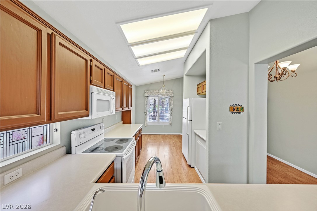 Photo 7 of 39, 2022 Poppywood Avenue