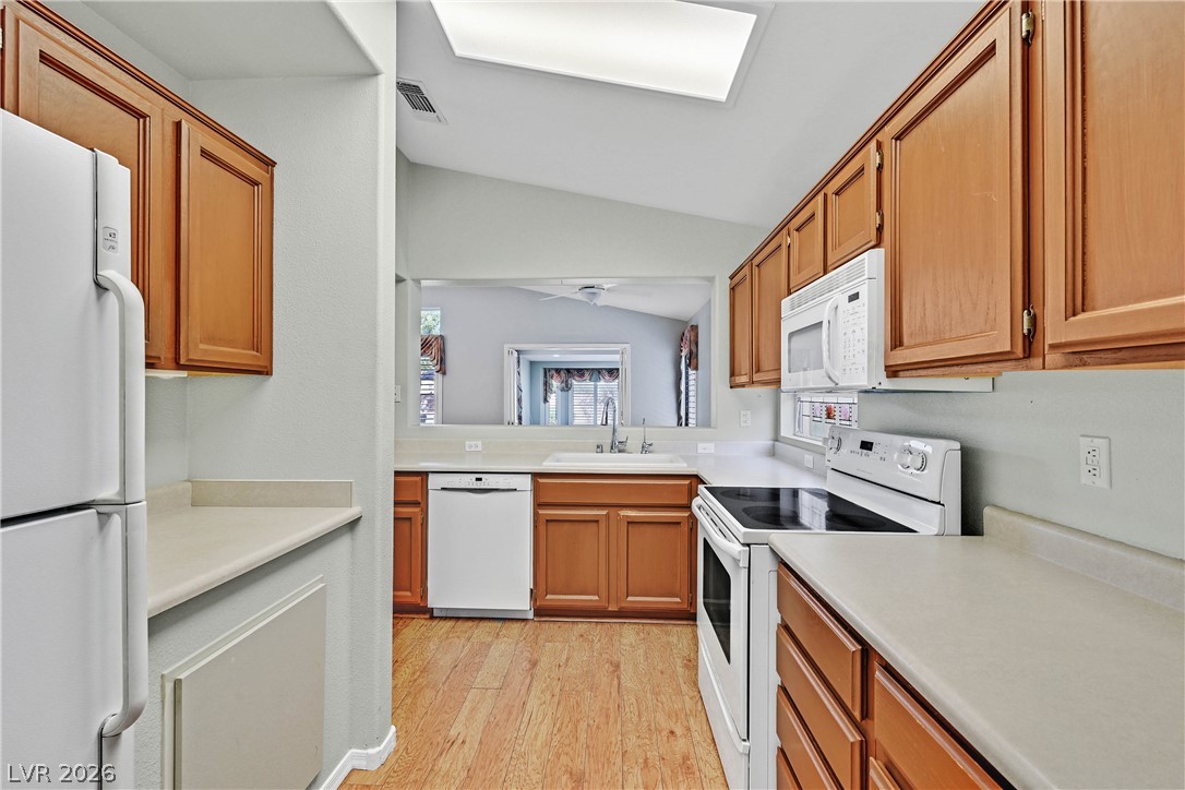 Photo 9 of 39, 2022 Poppywood Avenue
