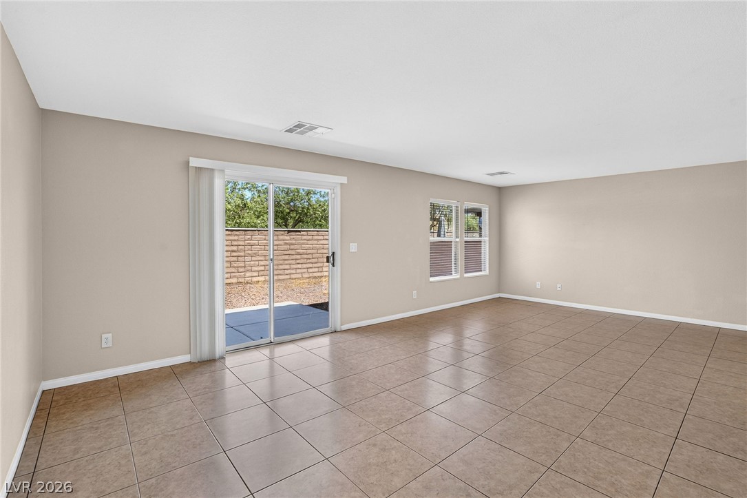 Photo 5 of 9210 VALLEY RANCH Avenue