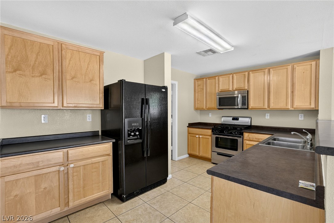 Photo 7 of 32, 9210 VALLEY RANCH Avenue