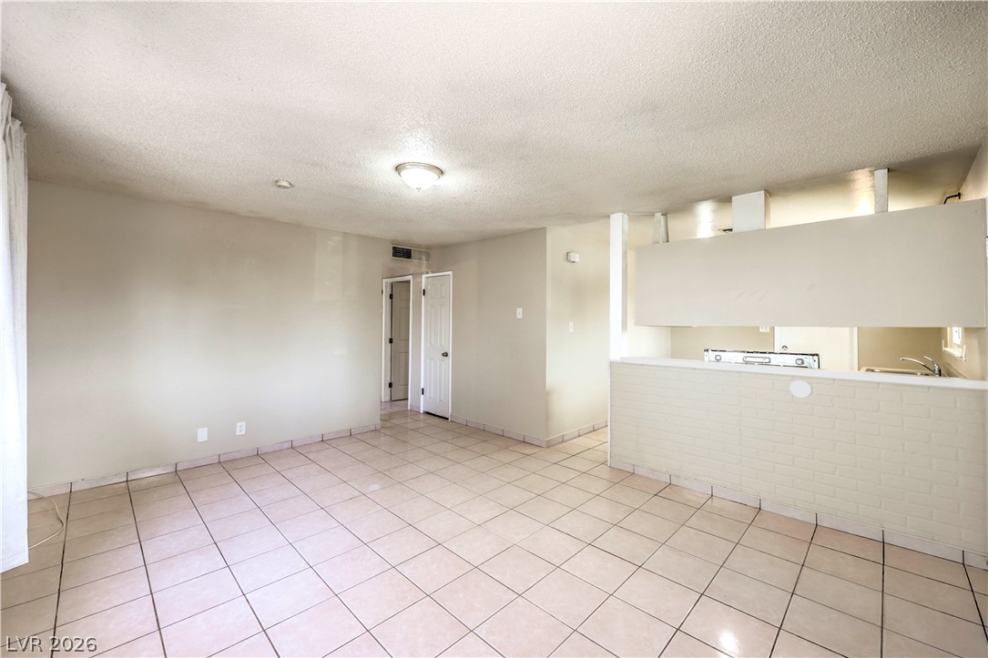 Photo 6 of 25, 3404 Twining Avenue