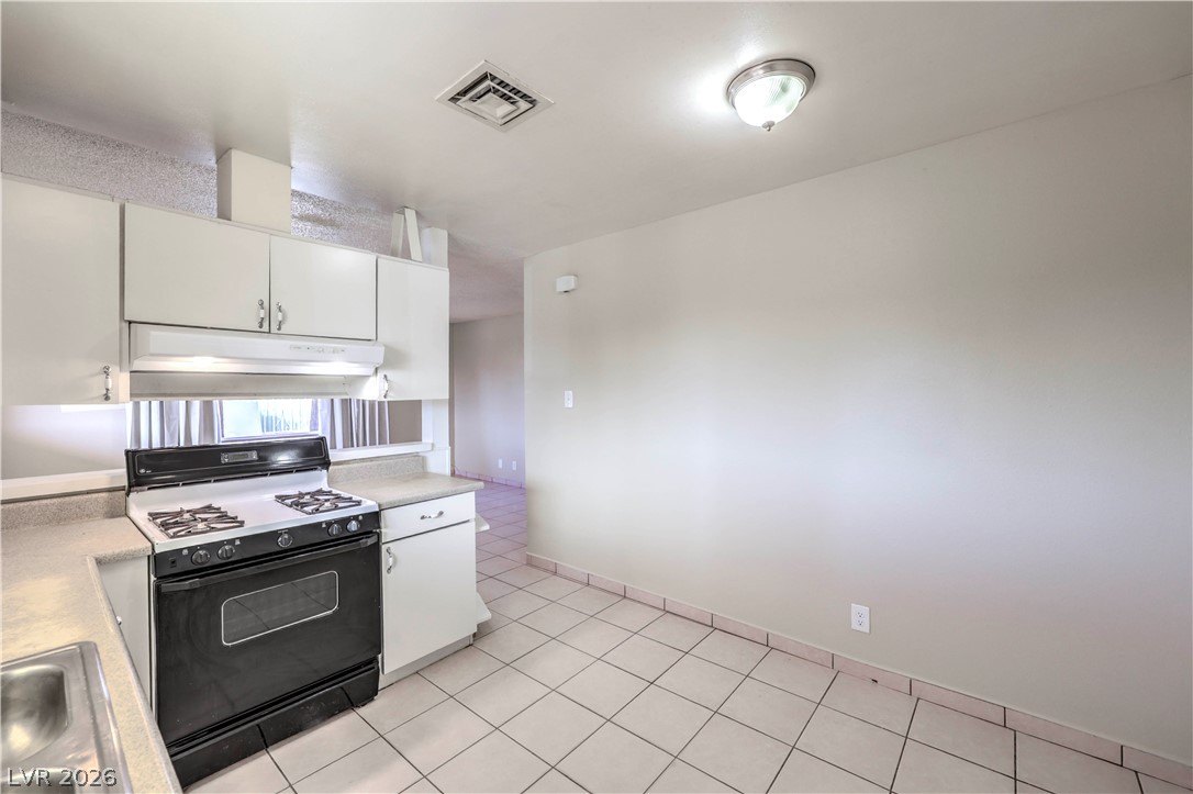 Photo 10 of 25, 3404 Twining Avenue