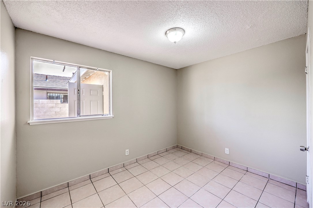 Photo 16 of 25, 3404 Twining Avenue