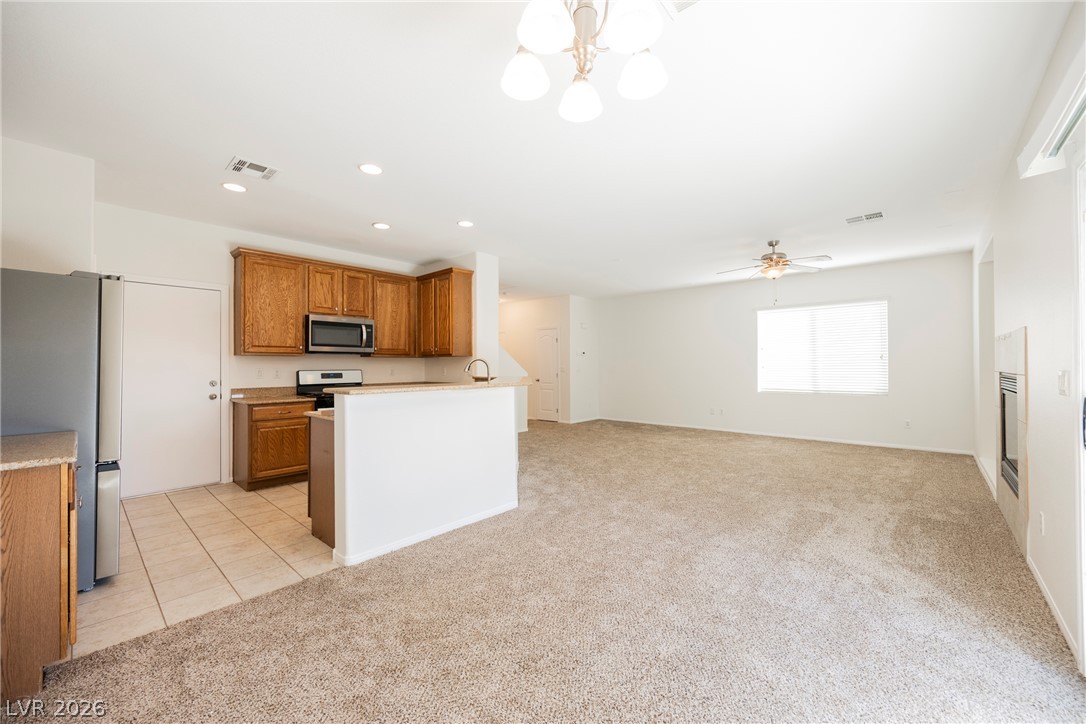 Photo 4 of 1513 Groom Avenue