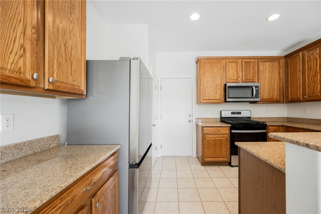 Photo 5 of 1513 Groom Avenue