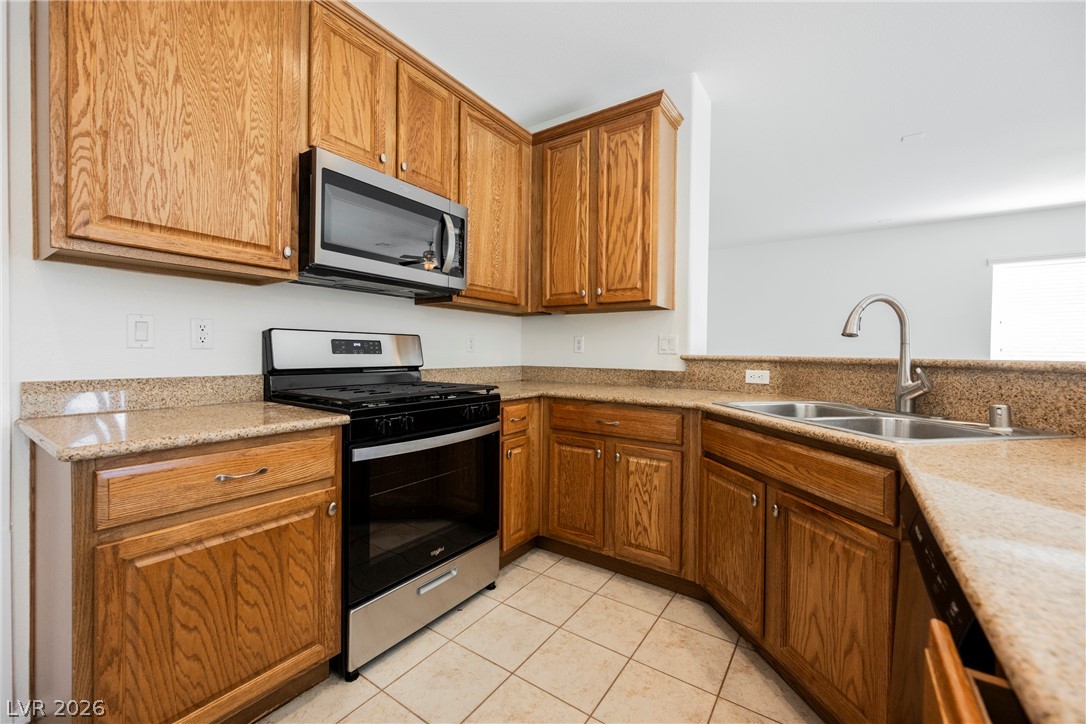 Photo 6 of 26, 1513 Groom Avenue