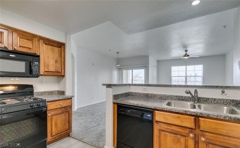 Photo 12 of 33, 8777 W Maule Avenue #2137
