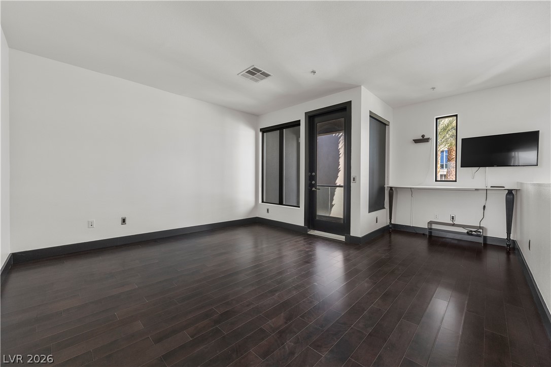 Photo 14 of 35, 4565 Dean Martin Drive #102