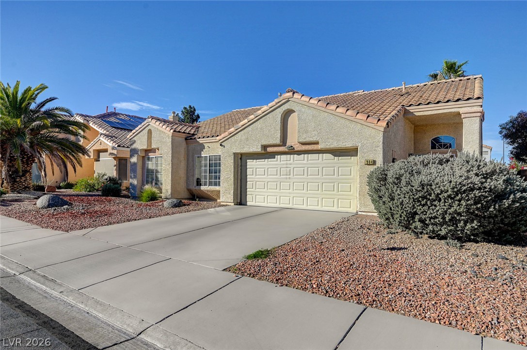 Photo 4 of 904 Serpentina Avenue