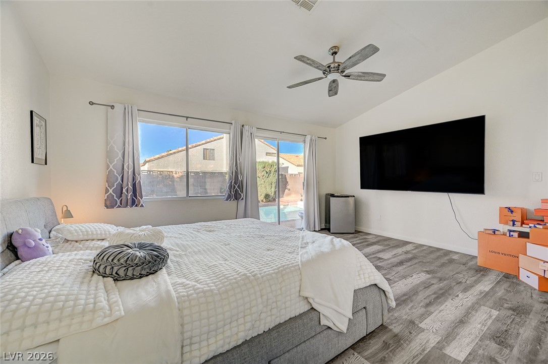Photo 32 of 57, 904 Serpentina Avenue