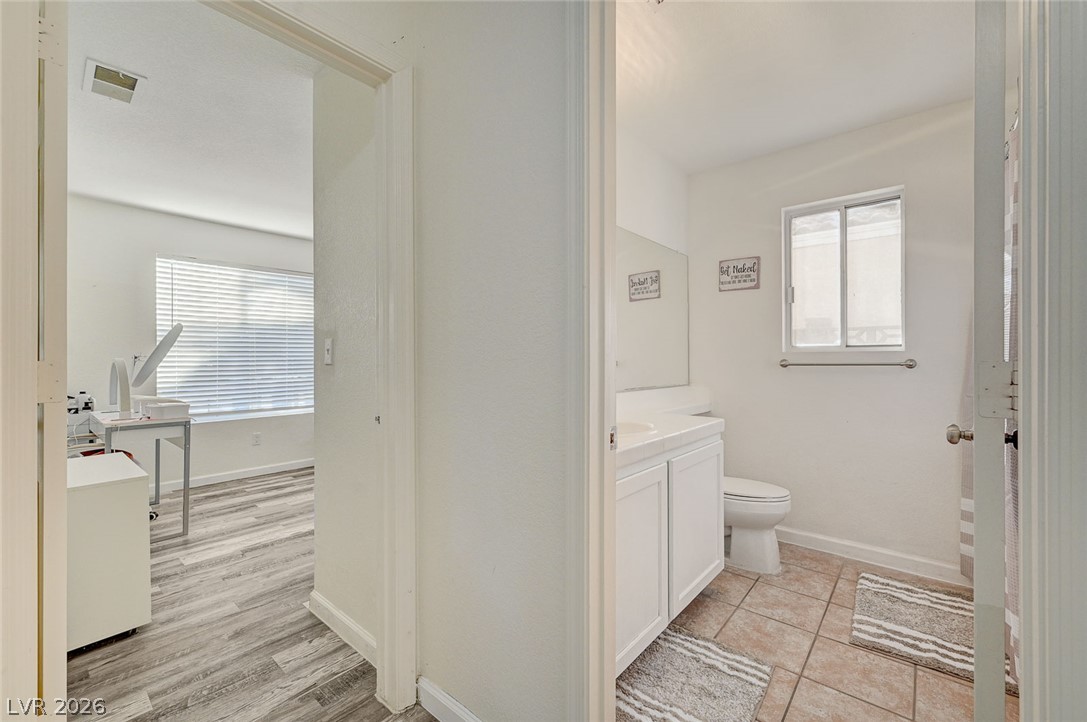 Photo 43 of 57, 904 Serpentina Avenue