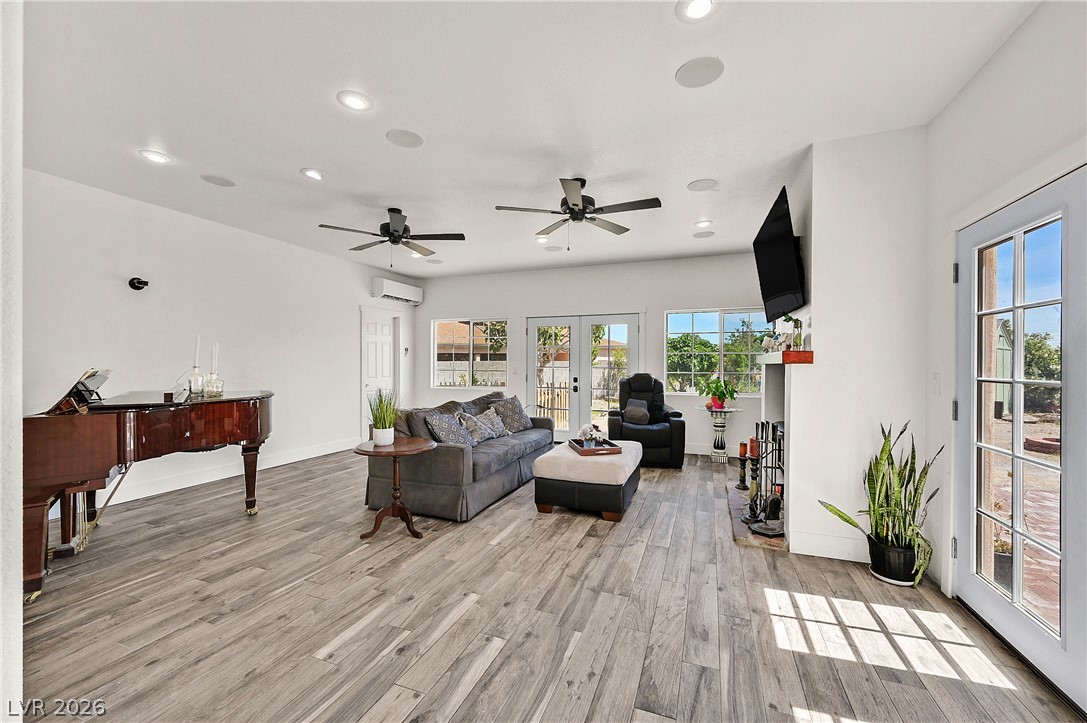 Photo 12 of 57, 4420 Quadrel Street