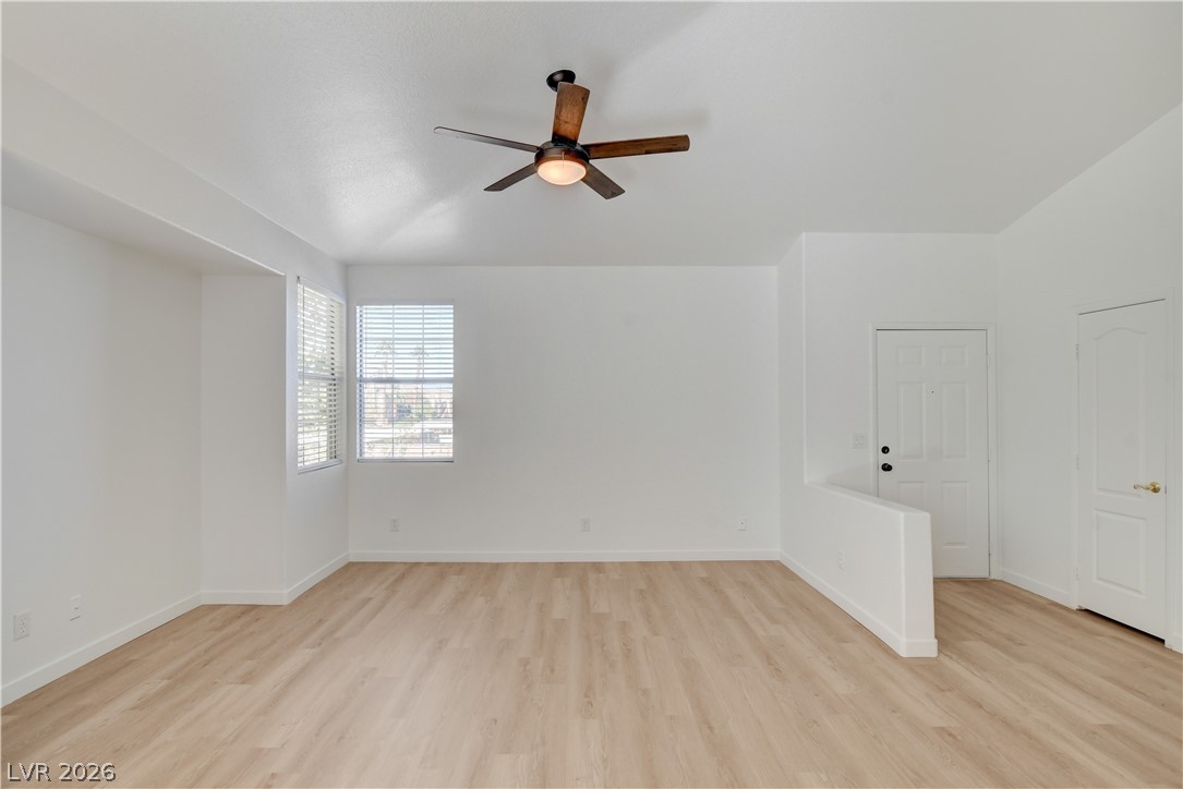 Photo 8 of 37, 1405 Seward Street #203