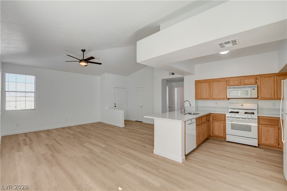 Photo 4 of 1405 Seward Street #203