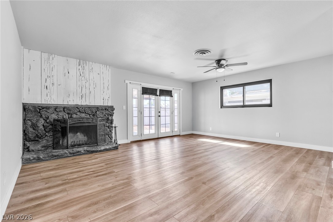 Photo 11 of 24, 5804 Carmen Boulevard