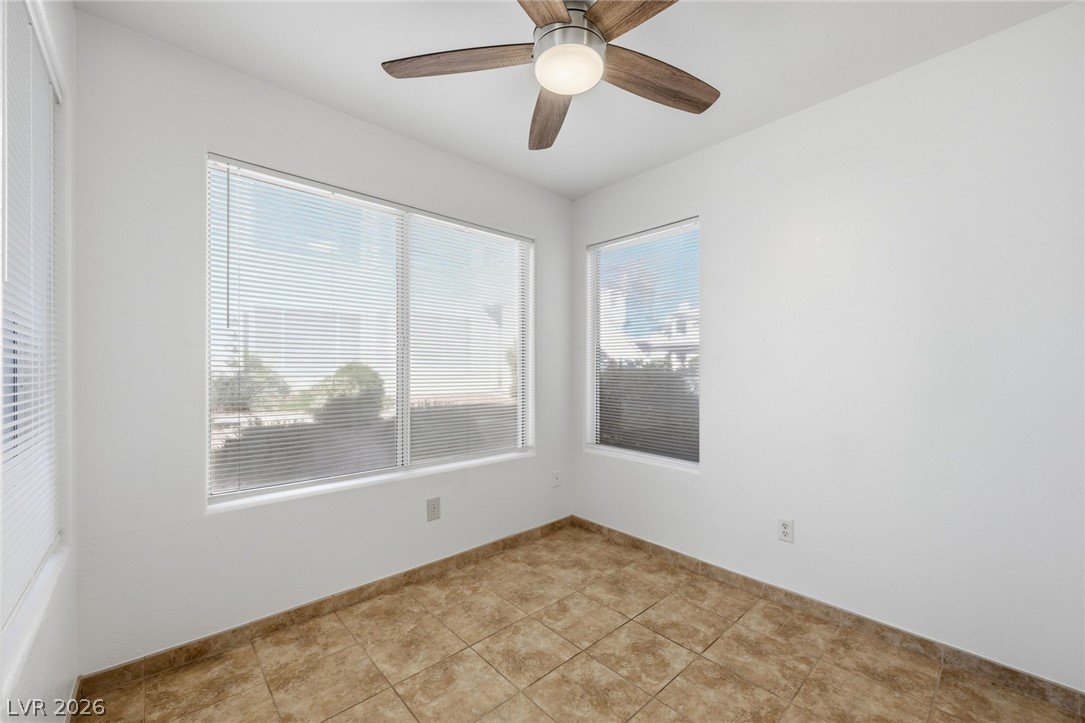 Photo 10 of 29, 3425 E Russell Road #116