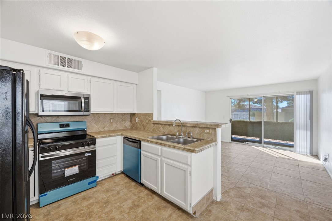 Photo 13 of 29, 3425 E Russell Road #116
