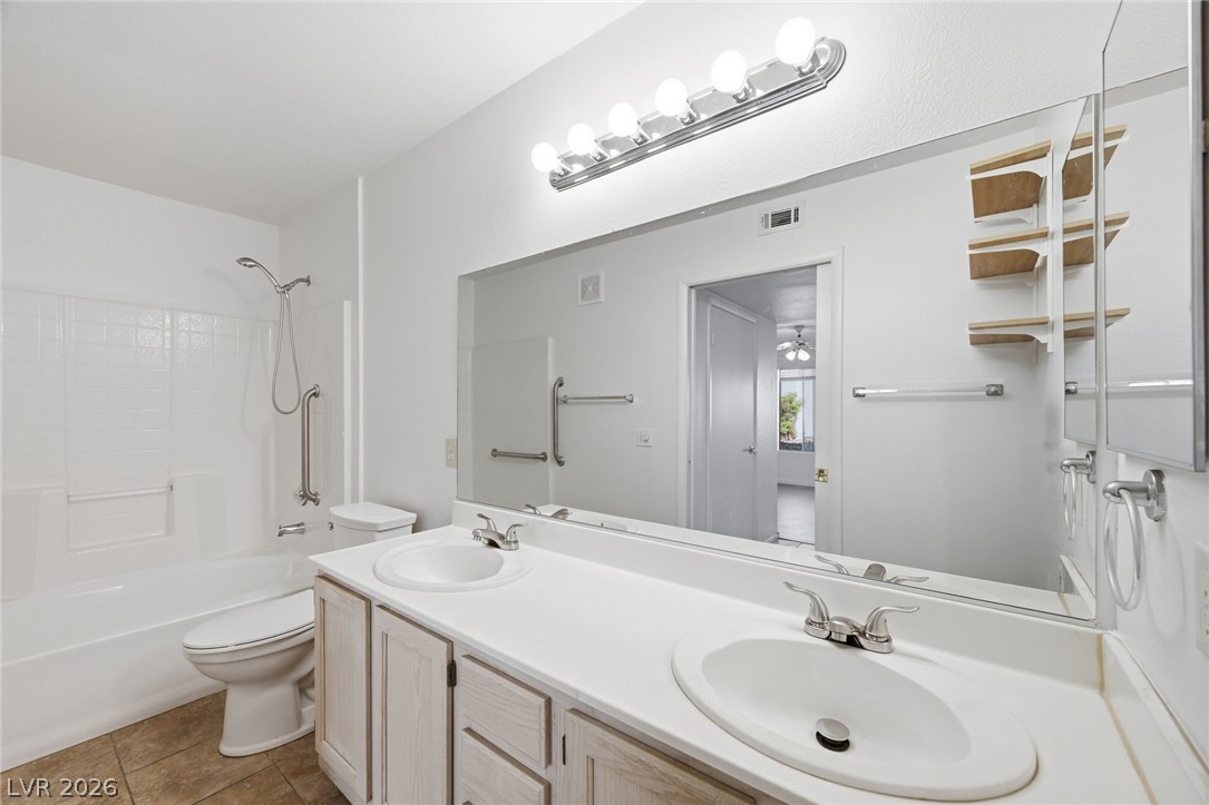 Photo 20 of 29, 3425 E Russell Road #116