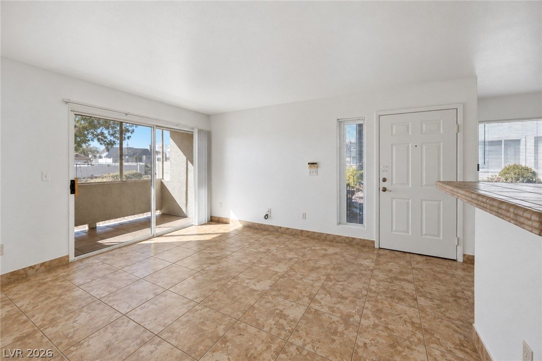 Photo 6 of 29, 3425 E Russell Road #116