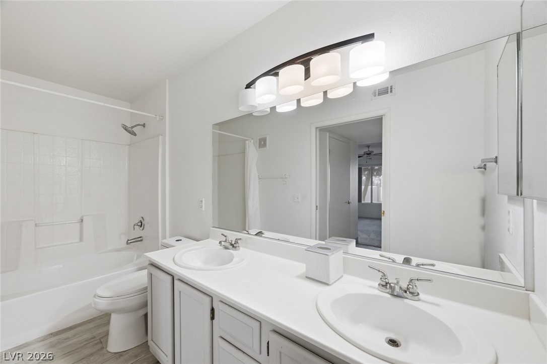 Photo 18 of 27, 3425 E Russell Road #154