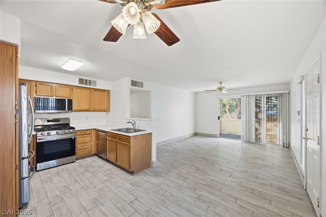 Photo 9 of 27, 3425 E Russell Road #154